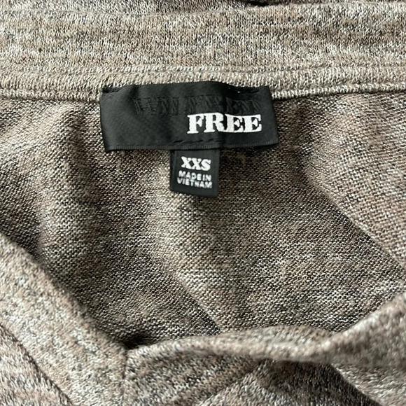 🛍️3/$40 Aritzia Top Wilfred Free Top Trentini Brown Top  Size XXS Oversized - Picture 7 of 7